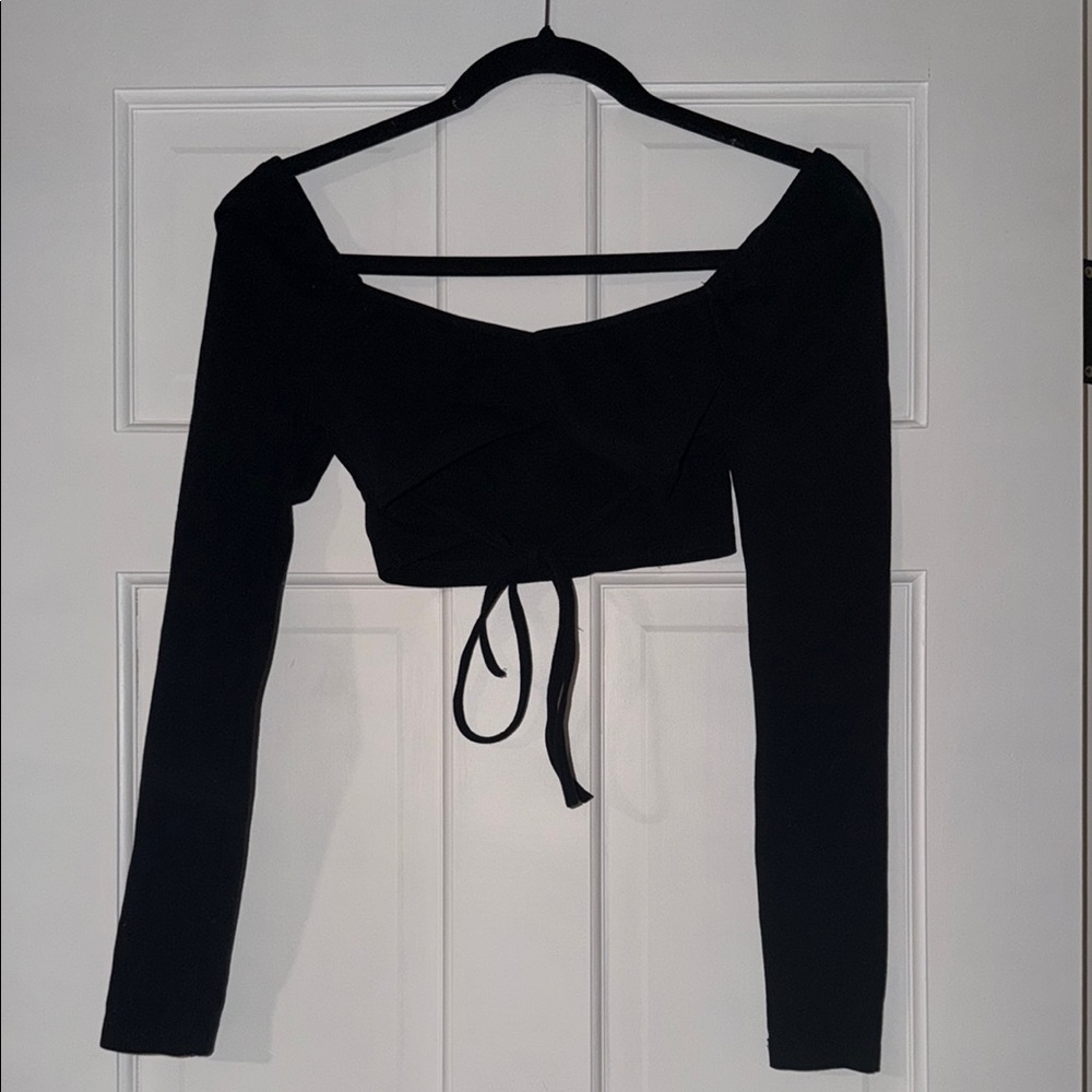 SHEIN Black Long Sleeve Crop Top